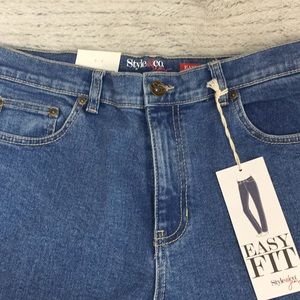 NWT — Style & Co High Rise Mom Jeans